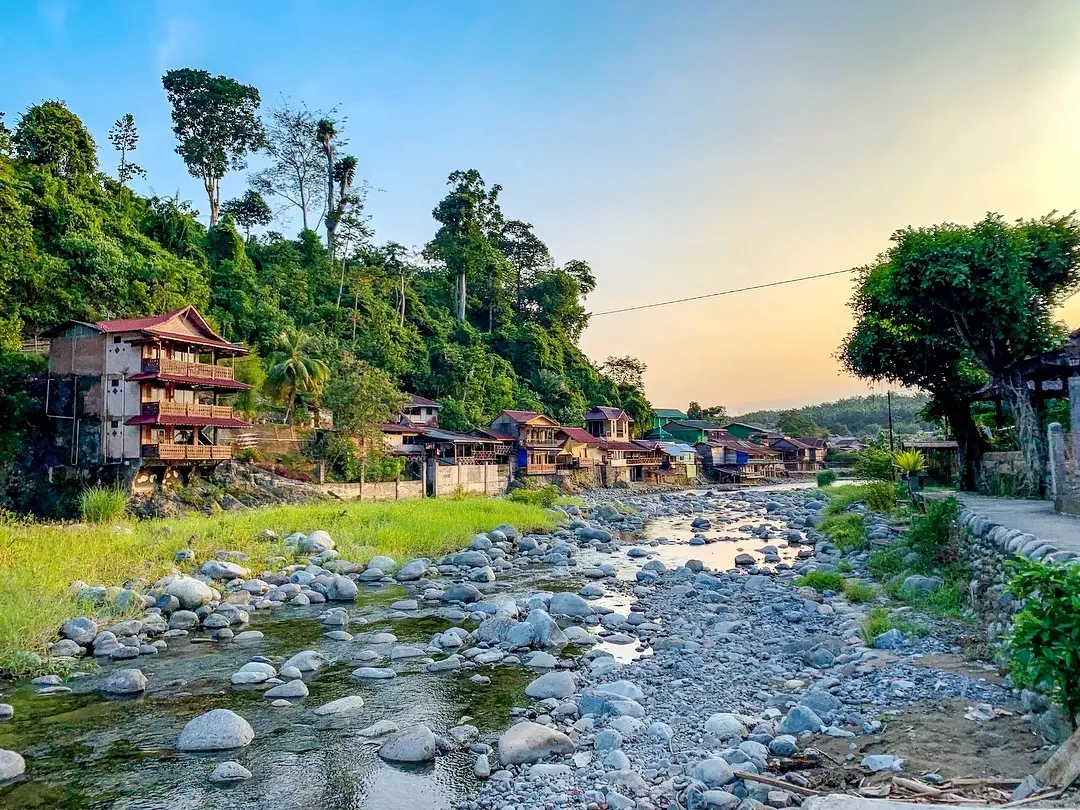 Hasil gambar untuk bukit lawang