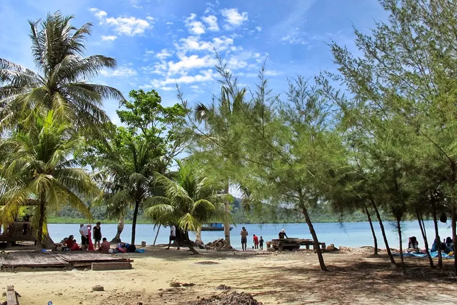 Hasil gambar untuk pandan sibolga beach