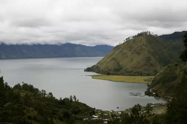 Hasil gambar untuk lut tawar lake